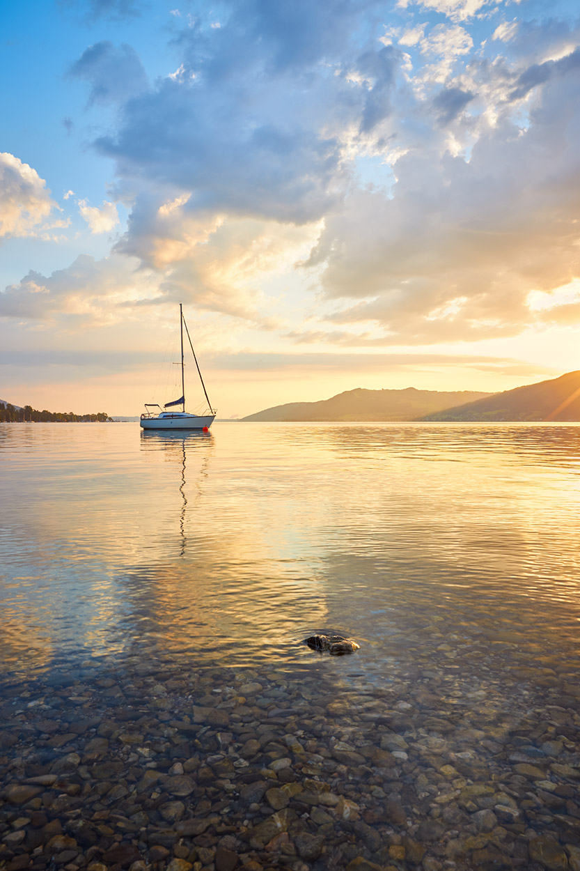 Attersee Boot Segelboot Landschaftsfotografie Oberösterreich Salzkammergut Morgenstimmung Marchtrenk Druck Ausarbeitung Dibond Leinen Bilder Foto Salzkammergut Tourismus 